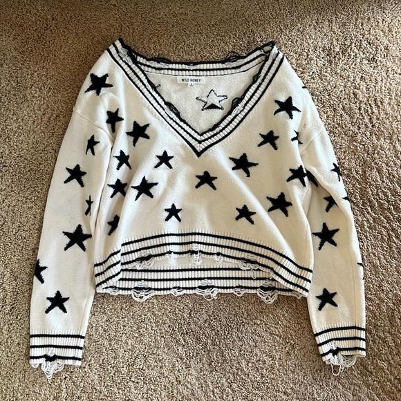 Star Sweater - Picture 1 of 3